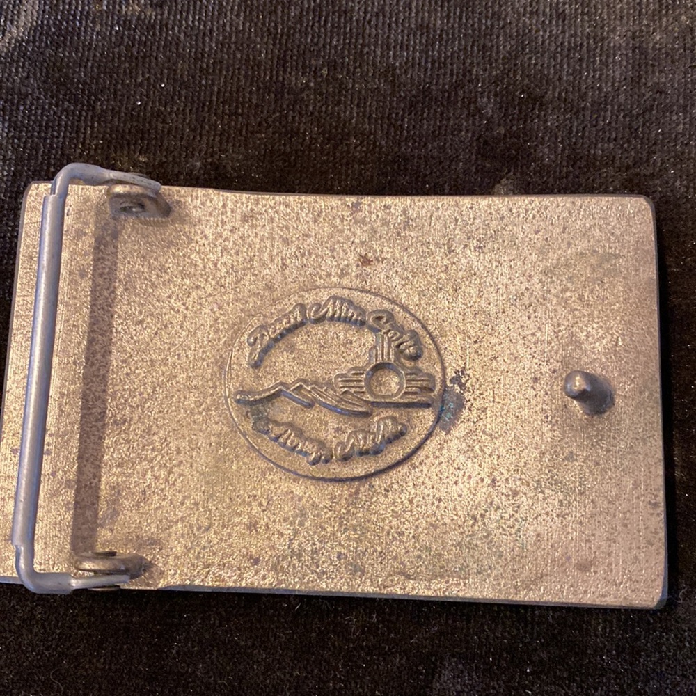 4 Assorted Belt Buckles - Picture 7 of 9